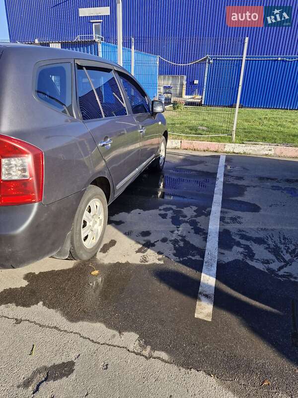 Минивэн Kia Carens 2008 в Виннице