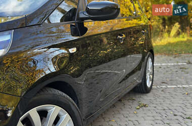 Микровэн Kia Carens 2014 в 