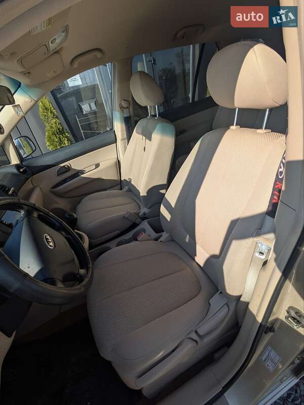 Минивэн Kia Carens 2007 в Львове