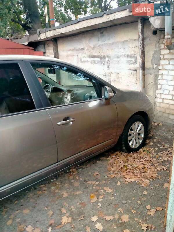 Мікровен Kia Carens 2011 в Києві фото 15 Мікровен Kia Carens 2011 в Києві