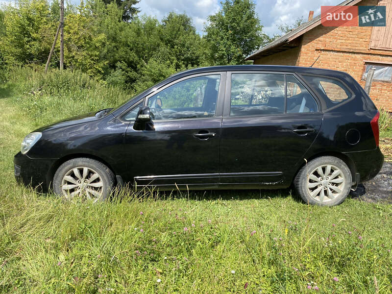 Мікровен Kia Carens 2011 в Івано-Франківську