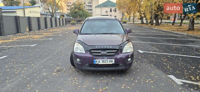Минивэн Kia Carens 2008 в Золотоноше