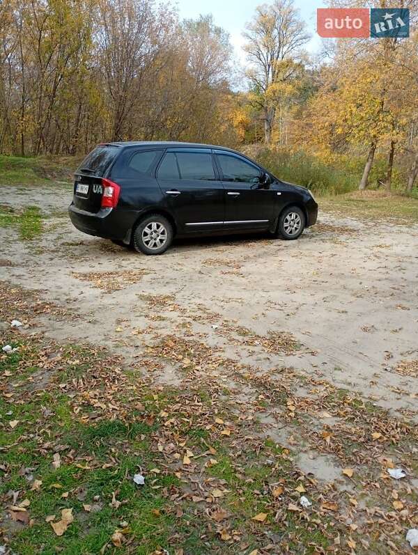 Минивэн Kia Carens 2008 в Полтаве