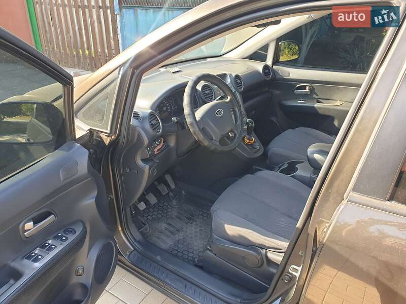 Мінівен Kia Carens 2008 в Краматорську