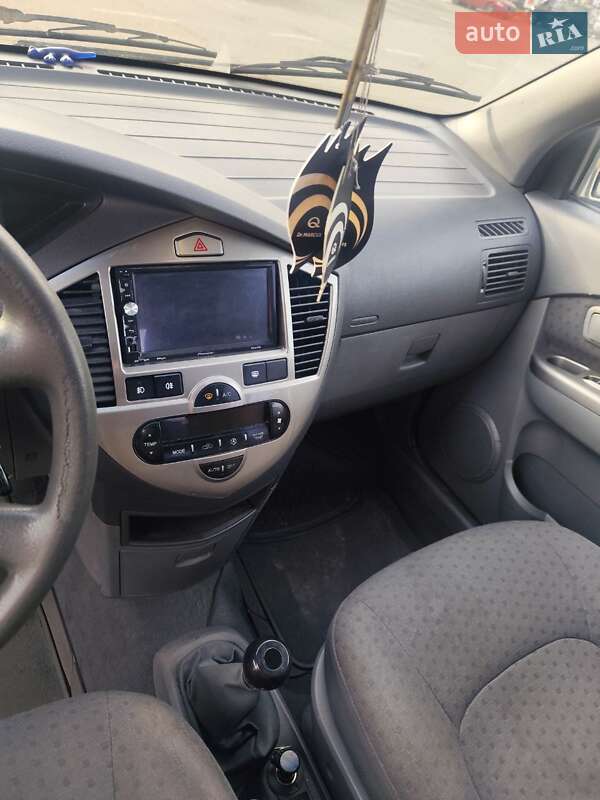 Минивэн Kia Carens 2004 в Броварах фото 11 Минивэн Kia Carens 2004 в Броварах