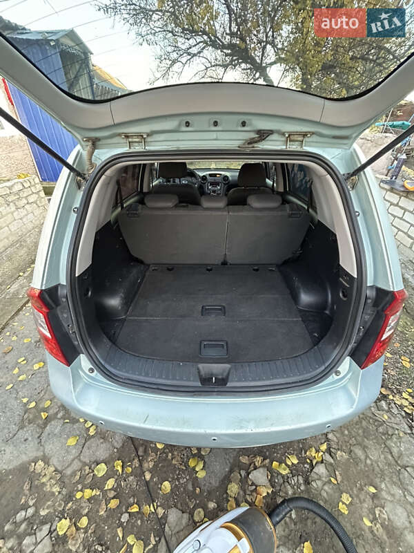 Минивэн Kia Carens 2007 в Новой Одессе