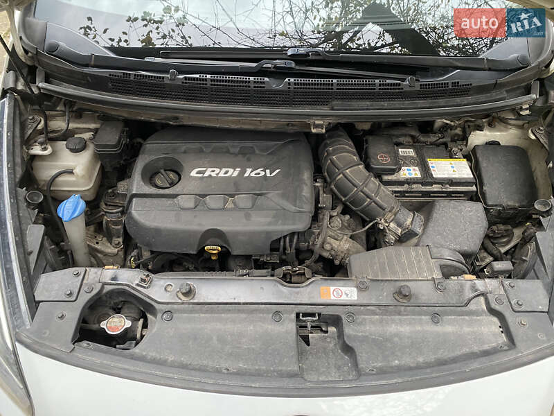 Микровэн Kia Carens 2013 в Львове