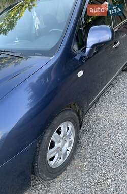 Минивэн Kia Carens 2007 в Виннице