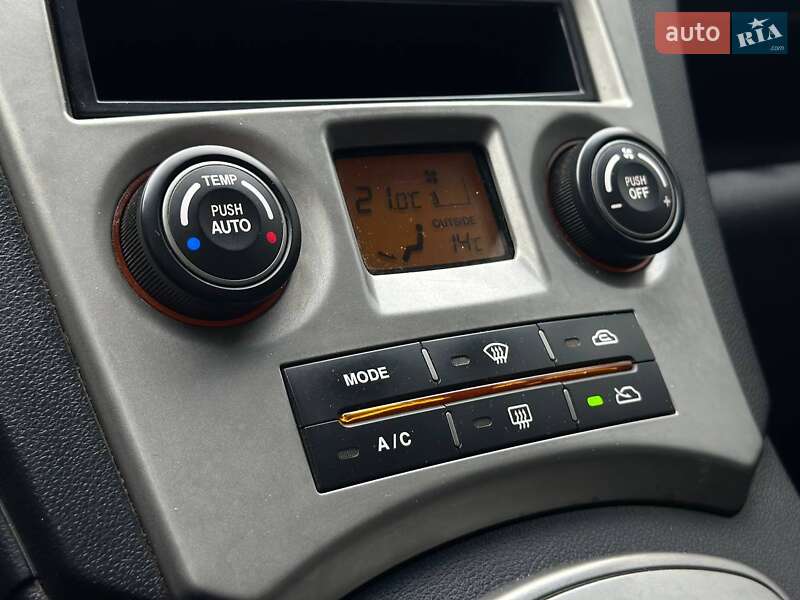 Мінівен Kia Carens 2008 в Києві