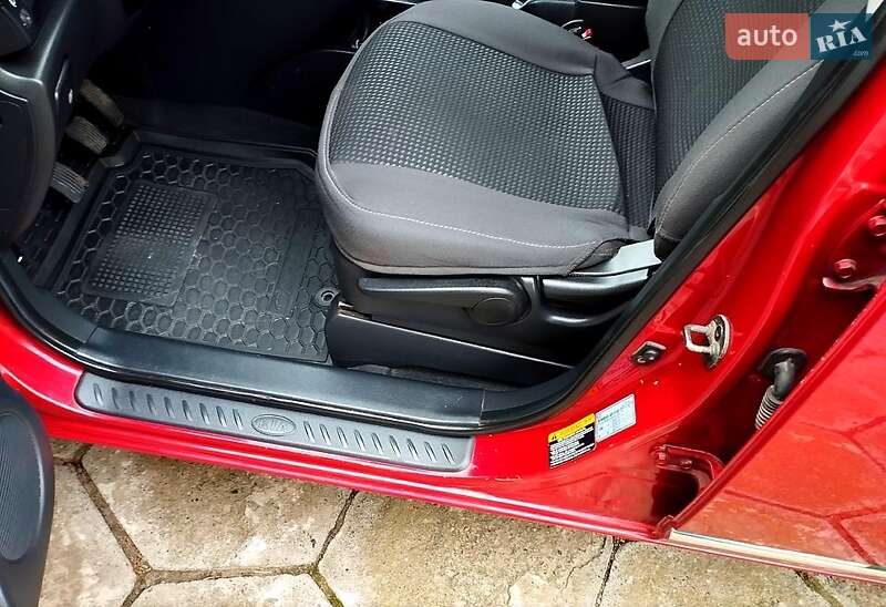 Минивэн Kia Carens 2007 в Харькове фото 11 Минивэн Kia Carens 2007 в Харькове