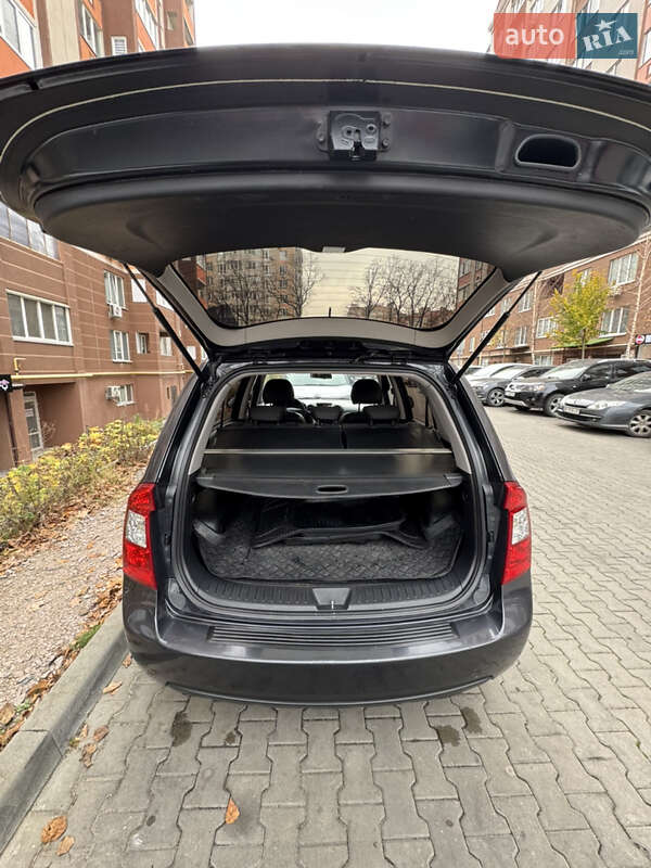 Минивэн Kia Carens 2008 в Киеве