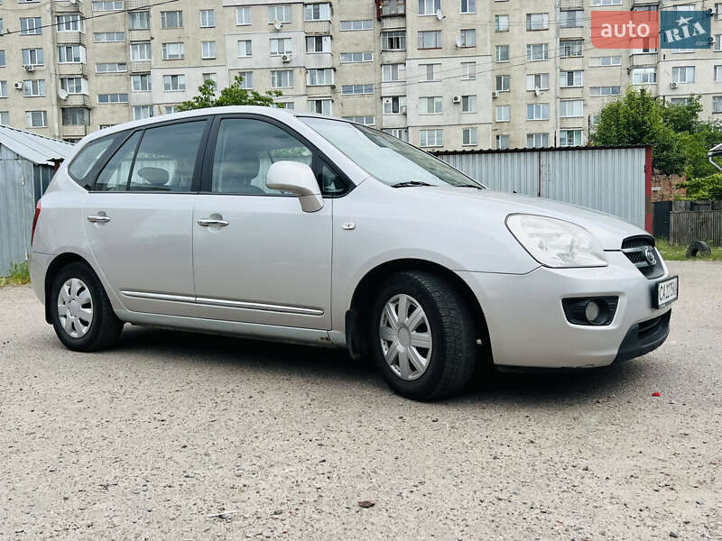 Минивэн Kia Carens 2008 в Белозерье