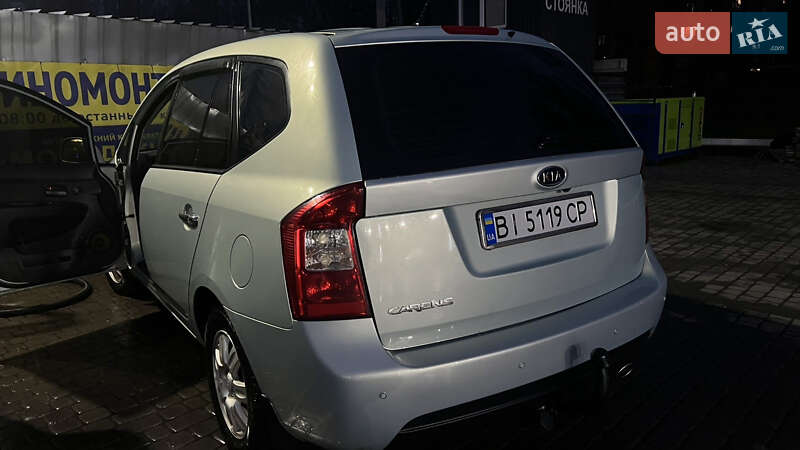 Минивэн Kia Carens 2007 в Кременчуге