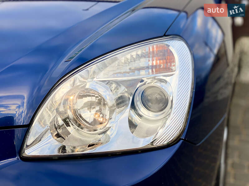 Минивэн Kia Carens 2008 в Житомире