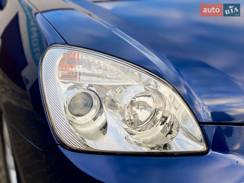 Минивэн Kia Carens 2008 в Житомире