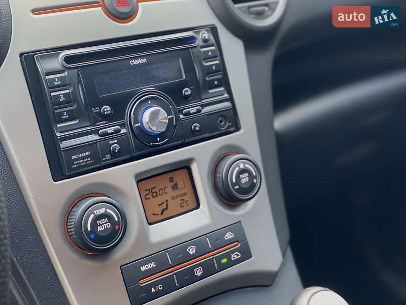 Минивэн Kia Carens 2008 в Житомире