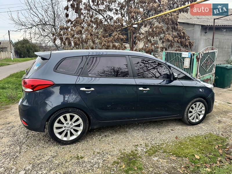 Микровэн Kia Carens 2013 в Фонтанке