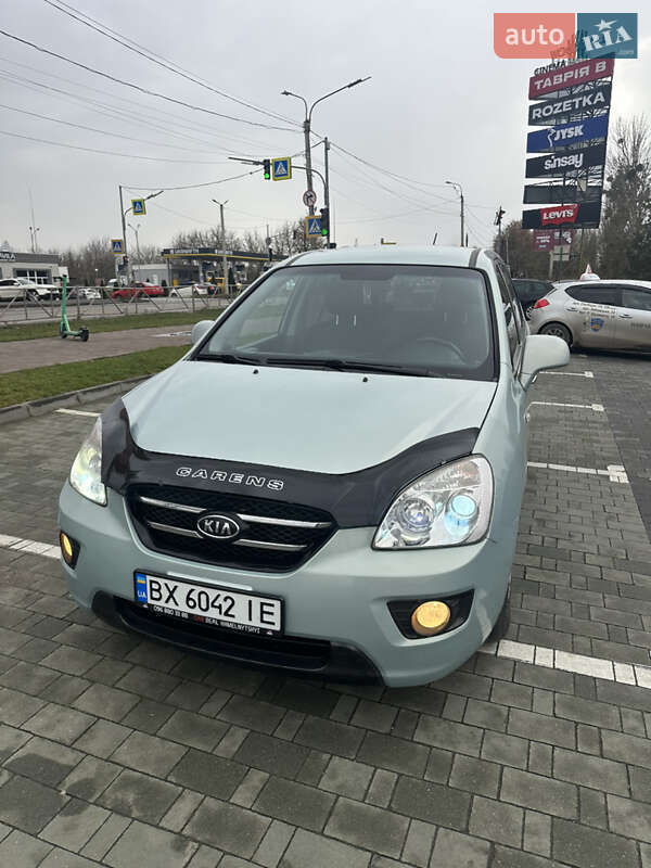 Минивэн Kia Carens 2007 в Хмельницком