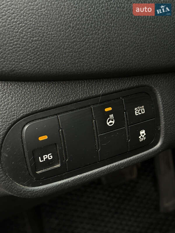 Микровэн Kia Carens 2013 в Киеве фото 16 Микровэн Kia Carens 2013 в Киеве