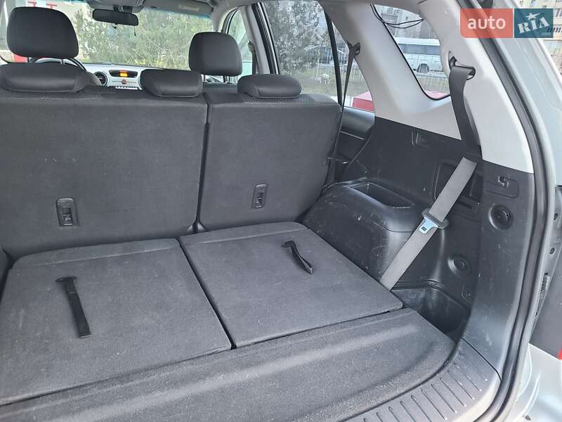 Микровэн Kia Carens 2010 в Николаеве