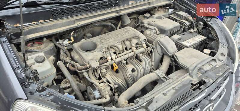 Минивэн Kia Carens 2008 в Днепре