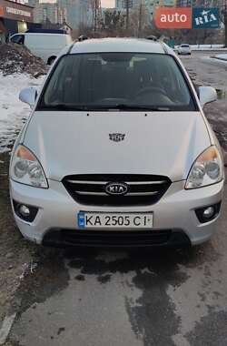 Минивэн Kia Carens 2010 в Киеве
