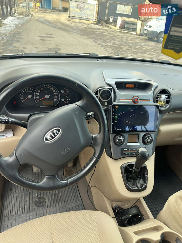 Минивэн Kia Carens 2008 в Краматорске