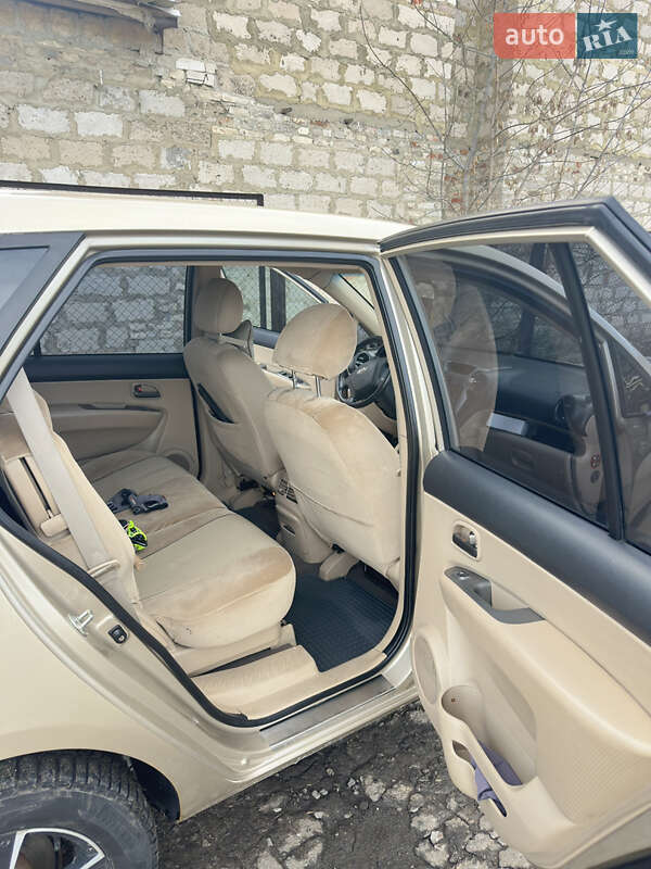 Минивэн Kia Carens 2008 в Краматорске