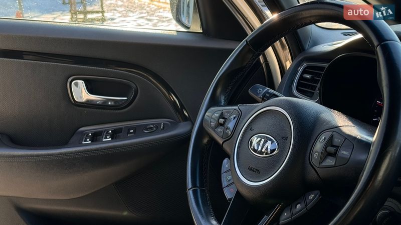 Мікровен Kia Carens 2013 в Коростені