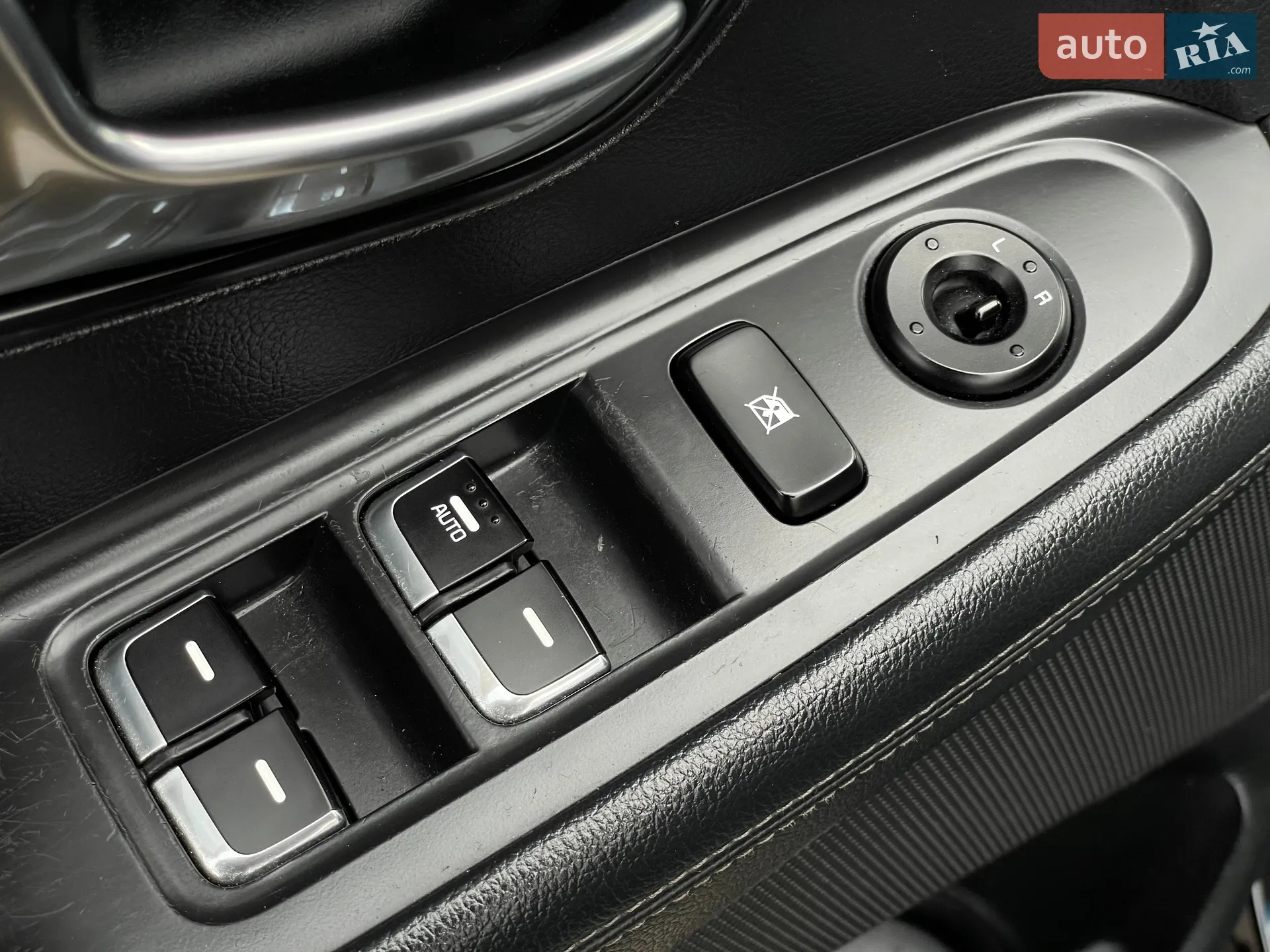 2013 Kia Carens - мініатюра 40