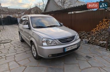 Мінівен Kia Carens 2004 в Радомишлі