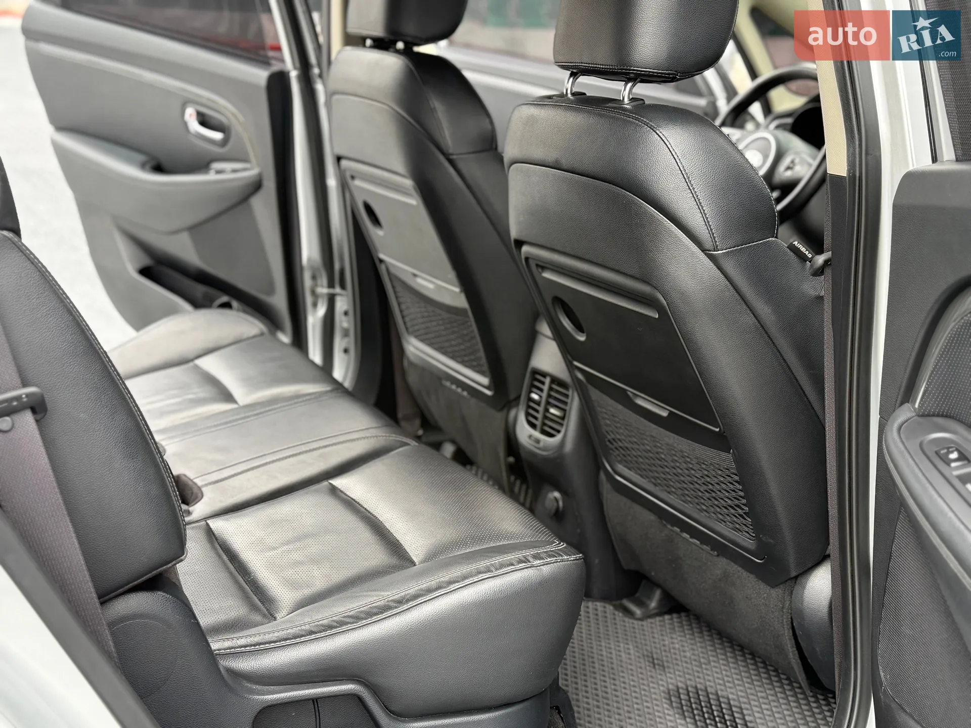 2016 Kia Carens - мініатюра 32