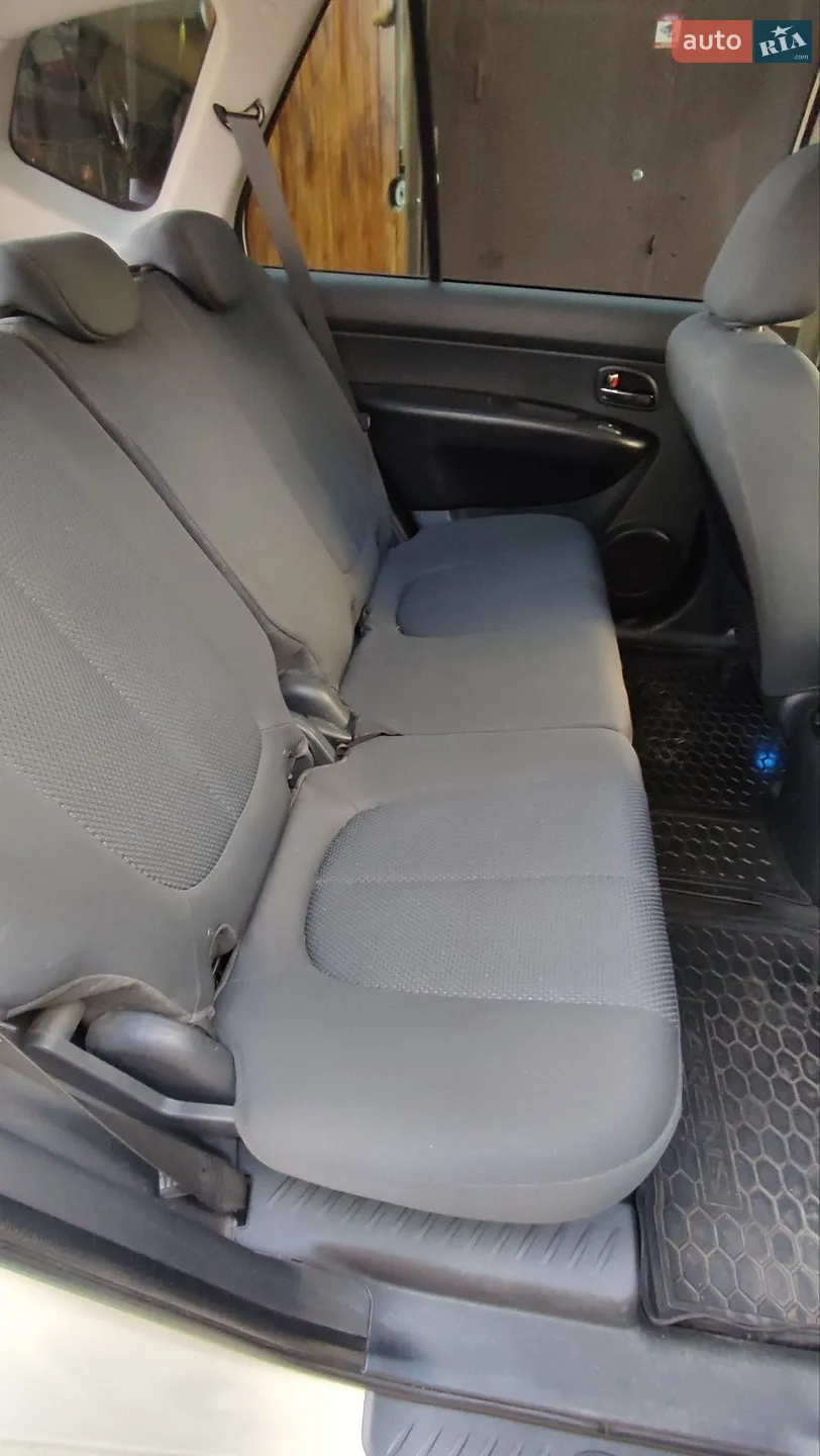 2011 Kia Carens - мініатюра 12