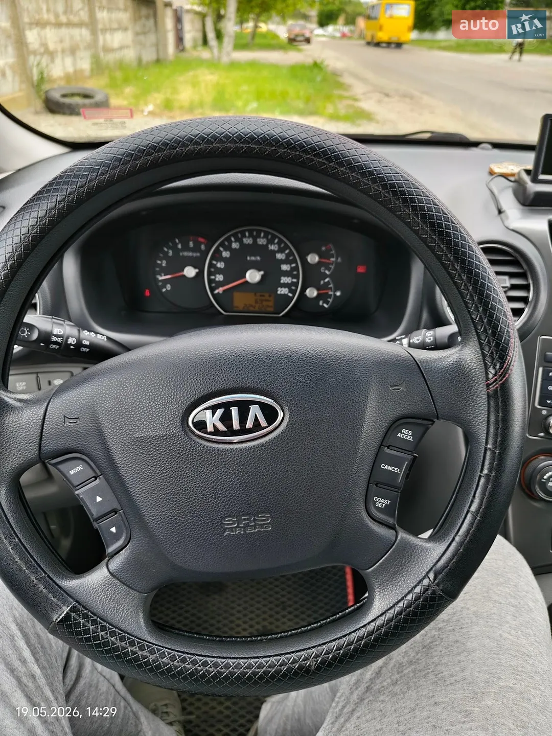 2011 Kia Carens - мініатюра 24
