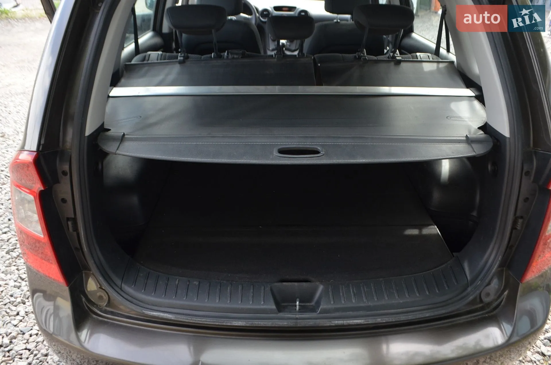 2011 Kia Carens - мініатюра 17