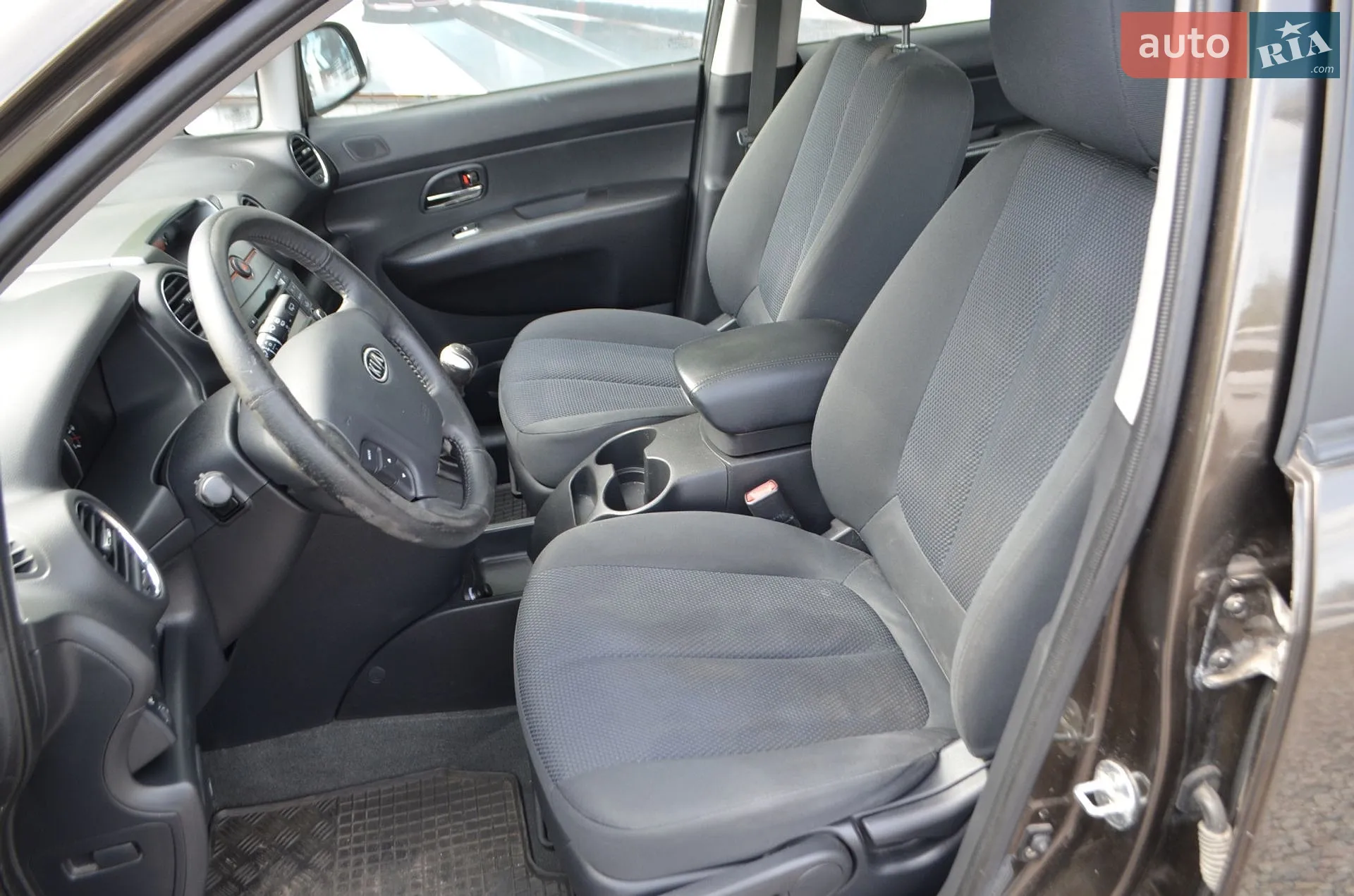 2011 Kia Carens - мініатюра 21