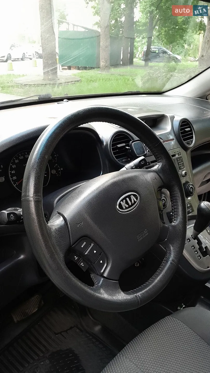 2010 Kia Carens - мініатюра 10