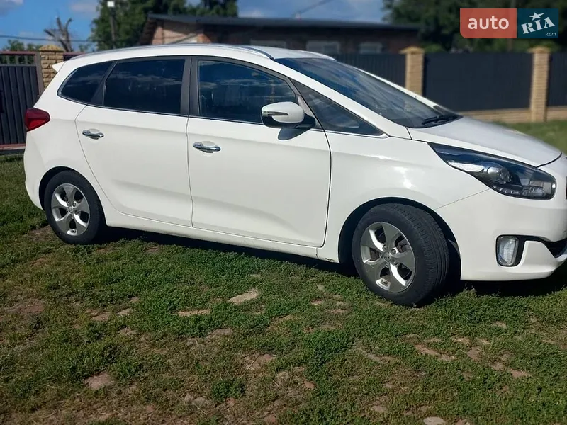 Kia Carens 2015