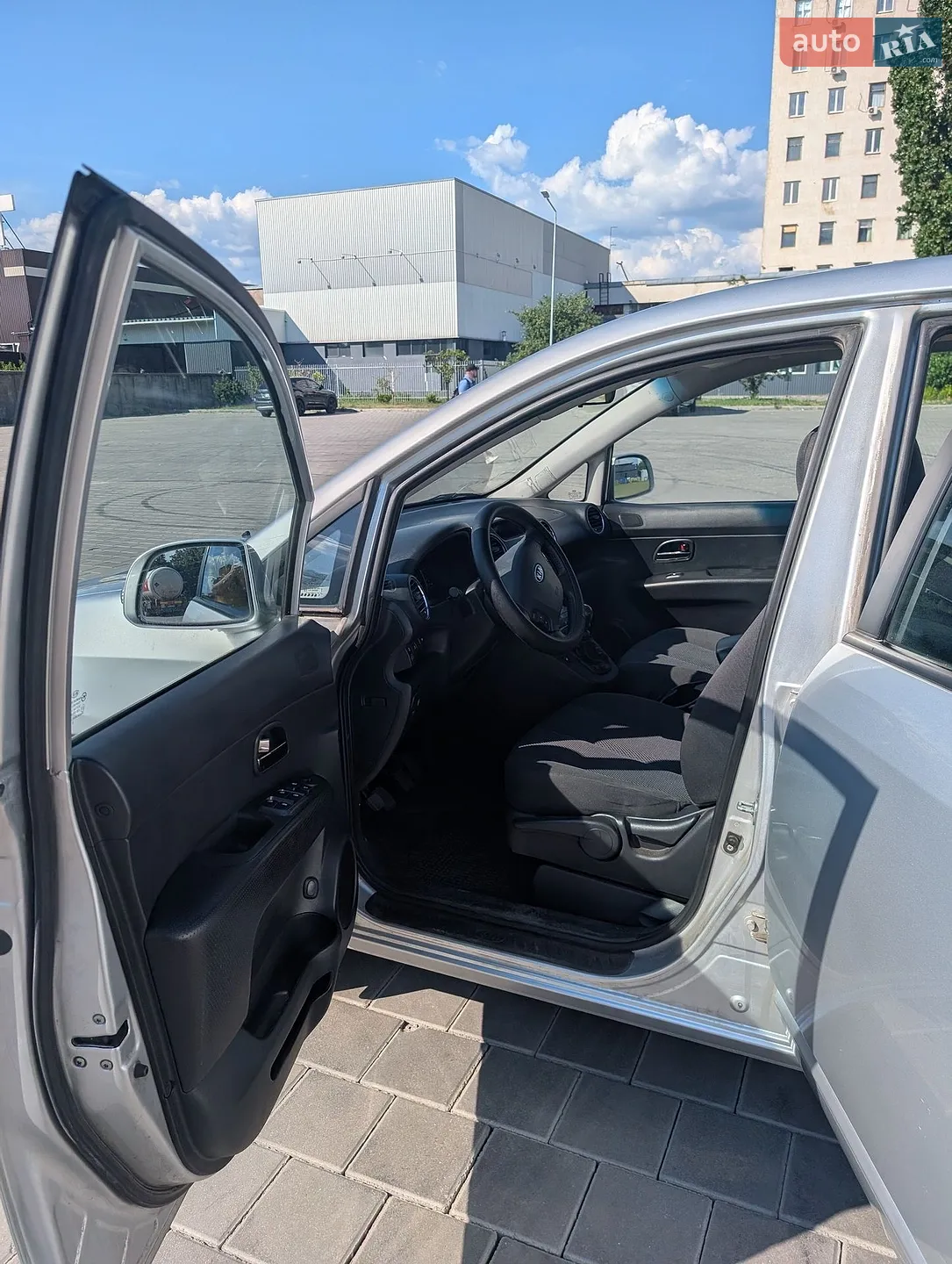 2010 Kia Carens - мініатюра 18