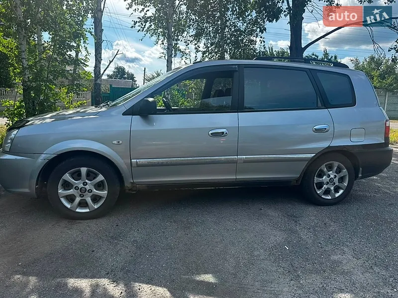 Kia Carens