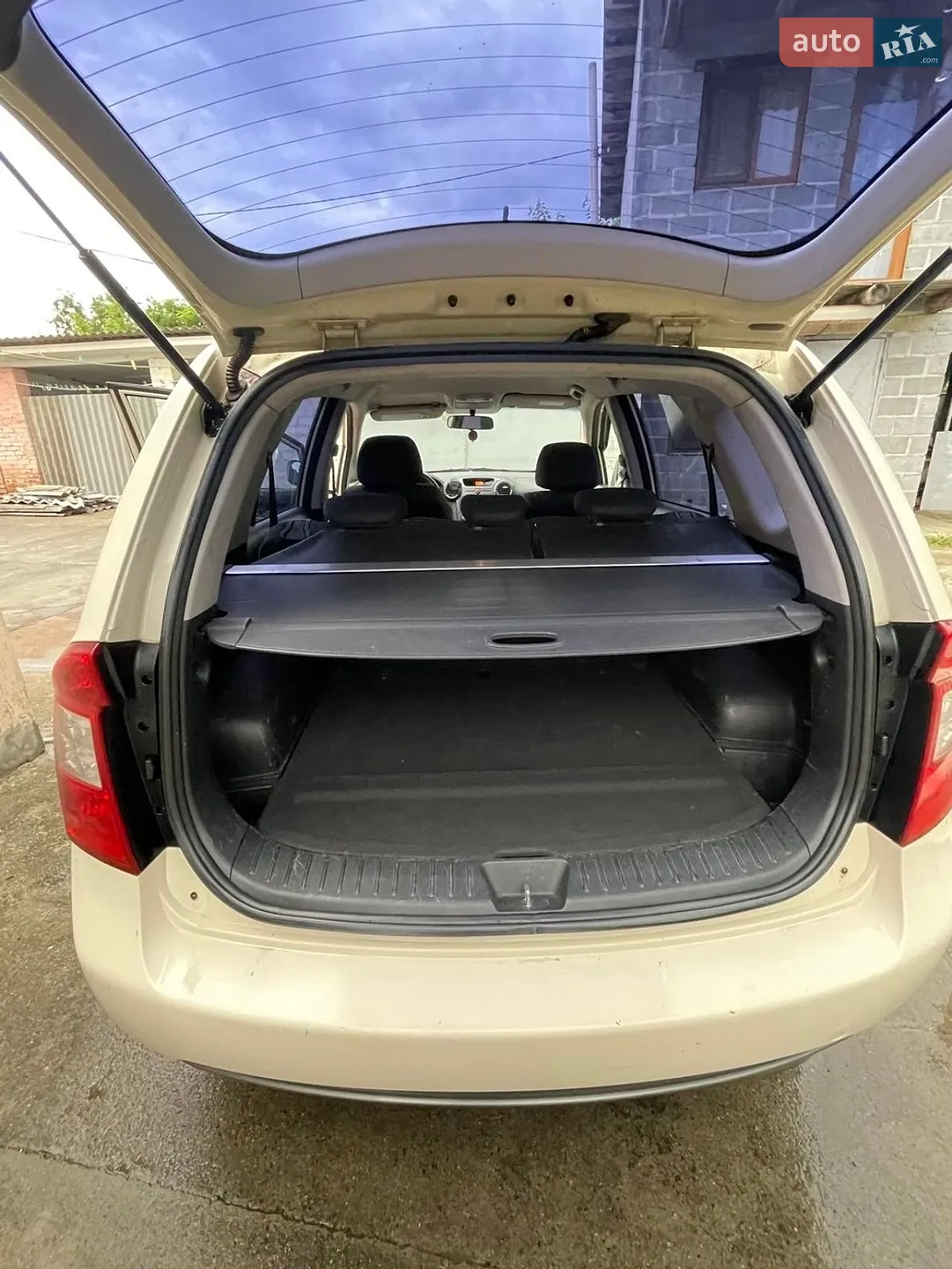 2011 Kia Carens - мініатюра 8