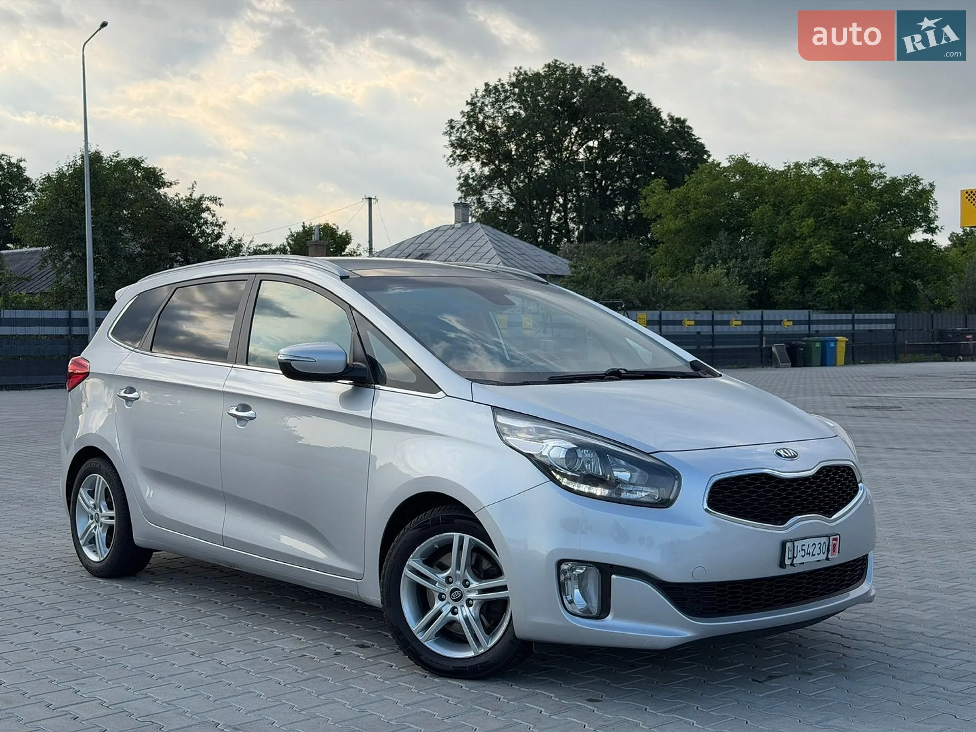 2015 Kia Carens - фото 1