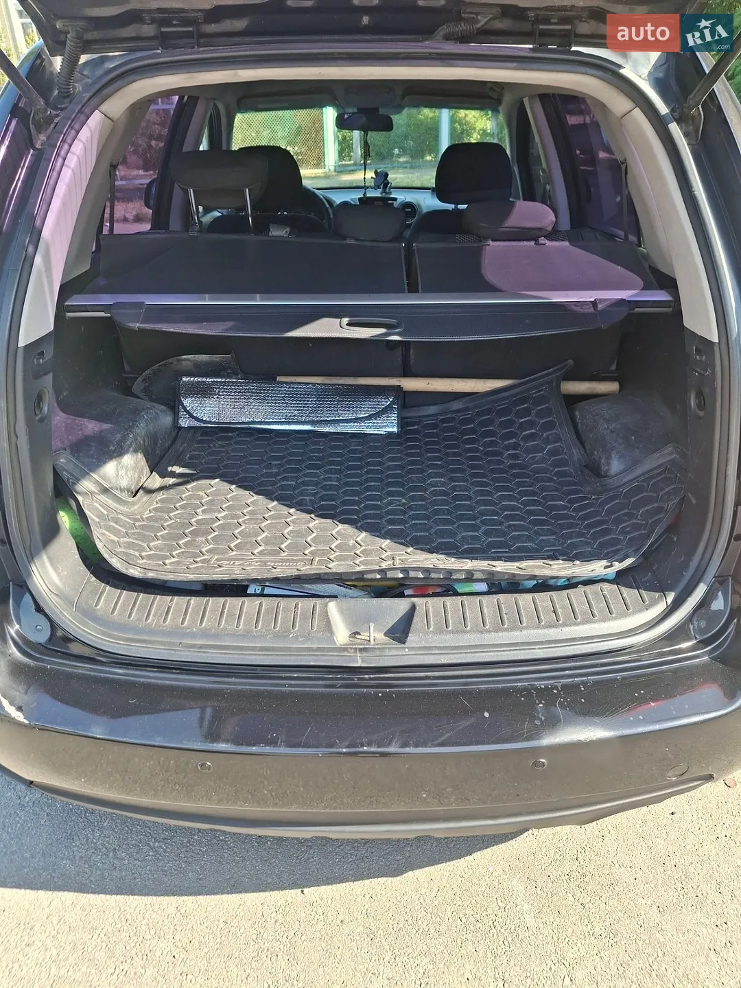 2010 Kia Carens - мініатюра 9
