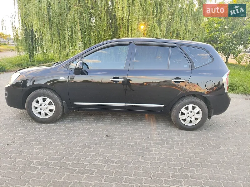 Kia Carens