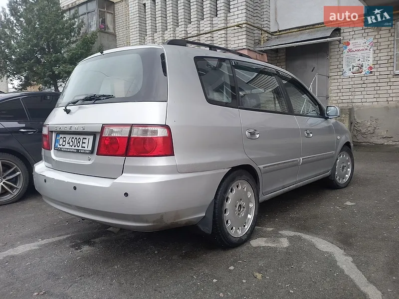 Kia Carens