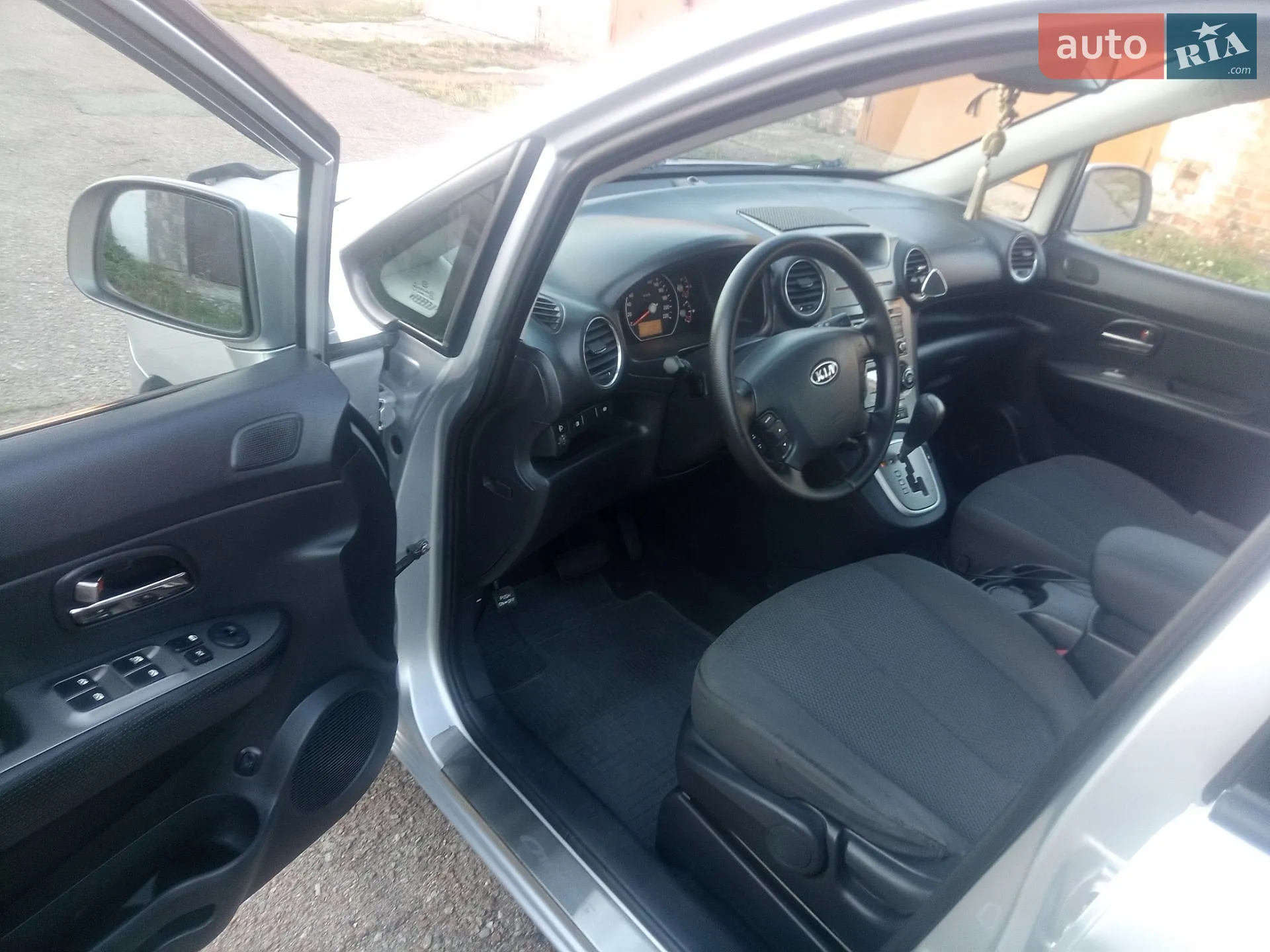 2011 Kia Carens - мініатюра 9