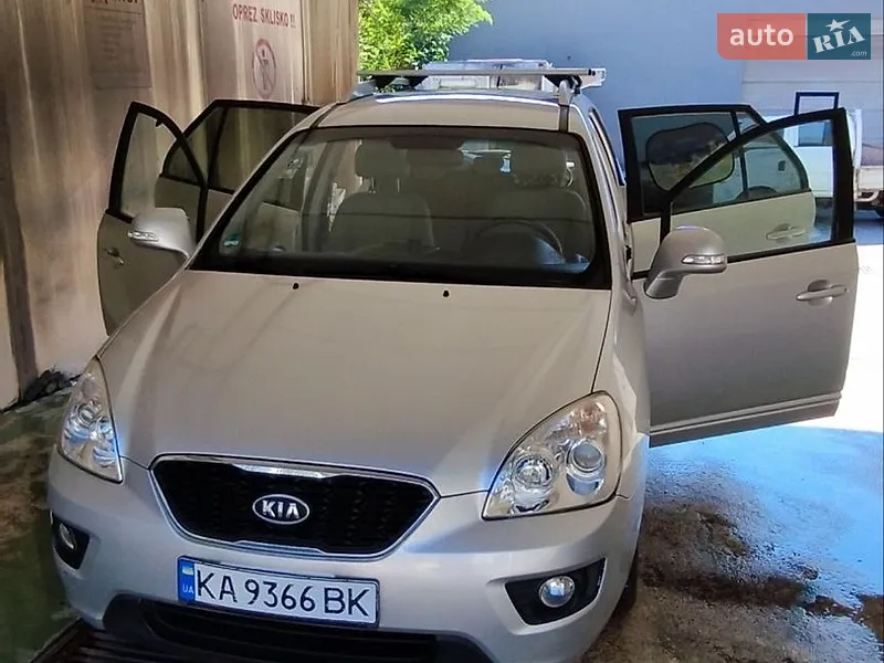 Kia Carens 2011