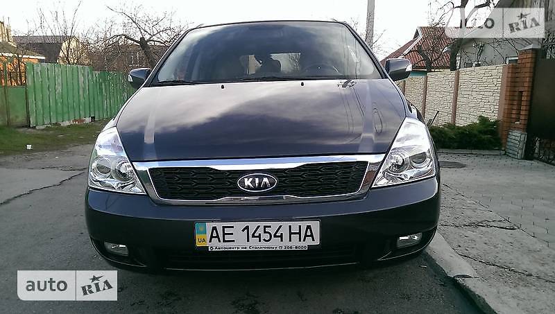 Мінівен Kia Carnival 2012 в Дніпрі