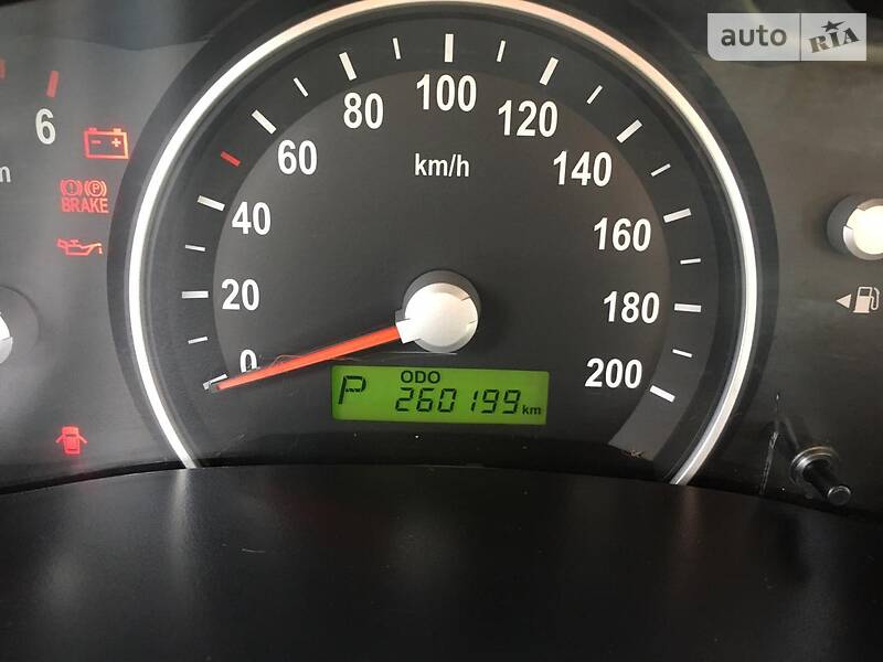 Мінівен Kia Carnival 2006 в Миколаєві