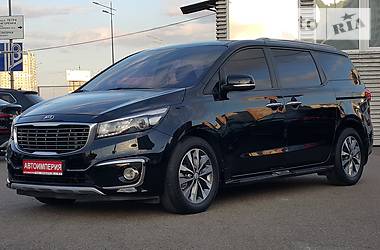 Мінівен Kia Carnival 2015 в 